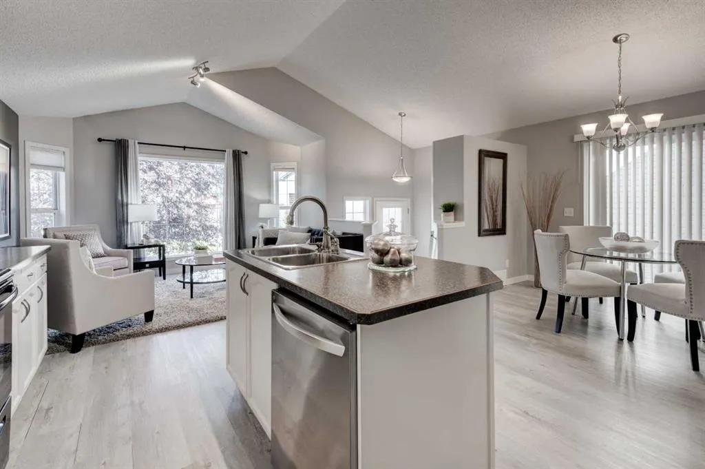 64 cimarron grove Close