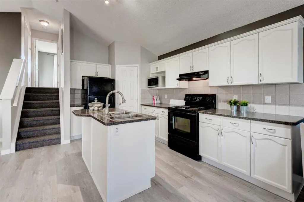64 cimarron grove Close