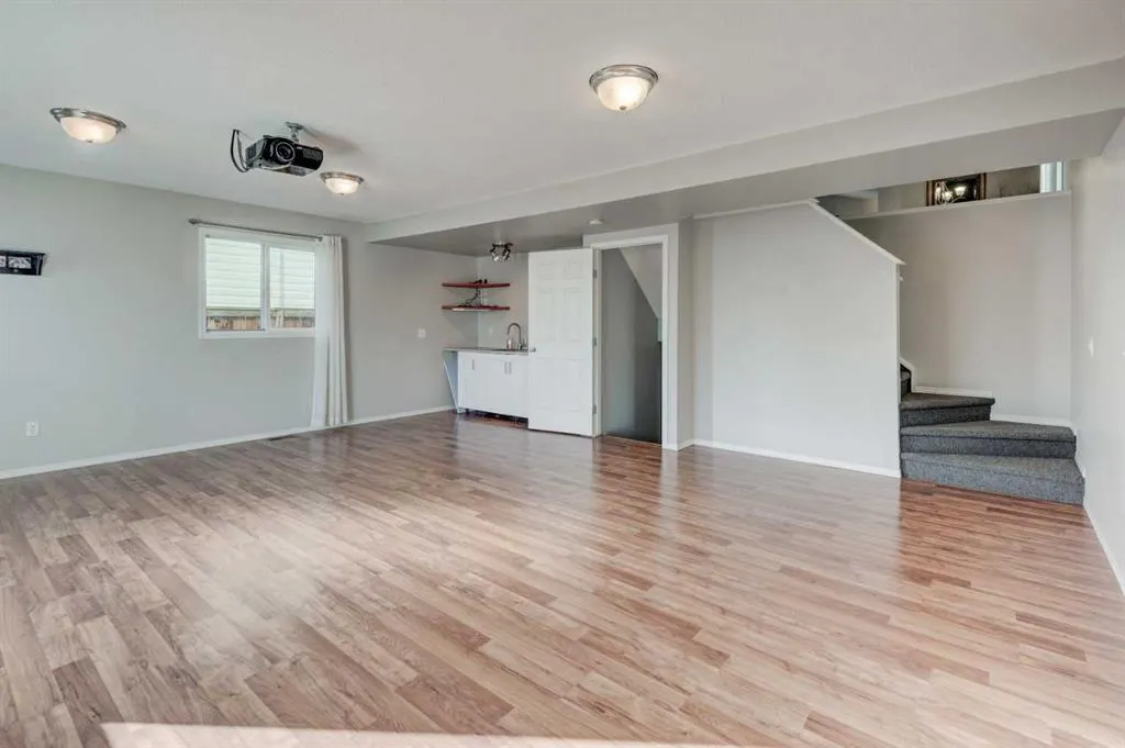 64 cimarron grove Close