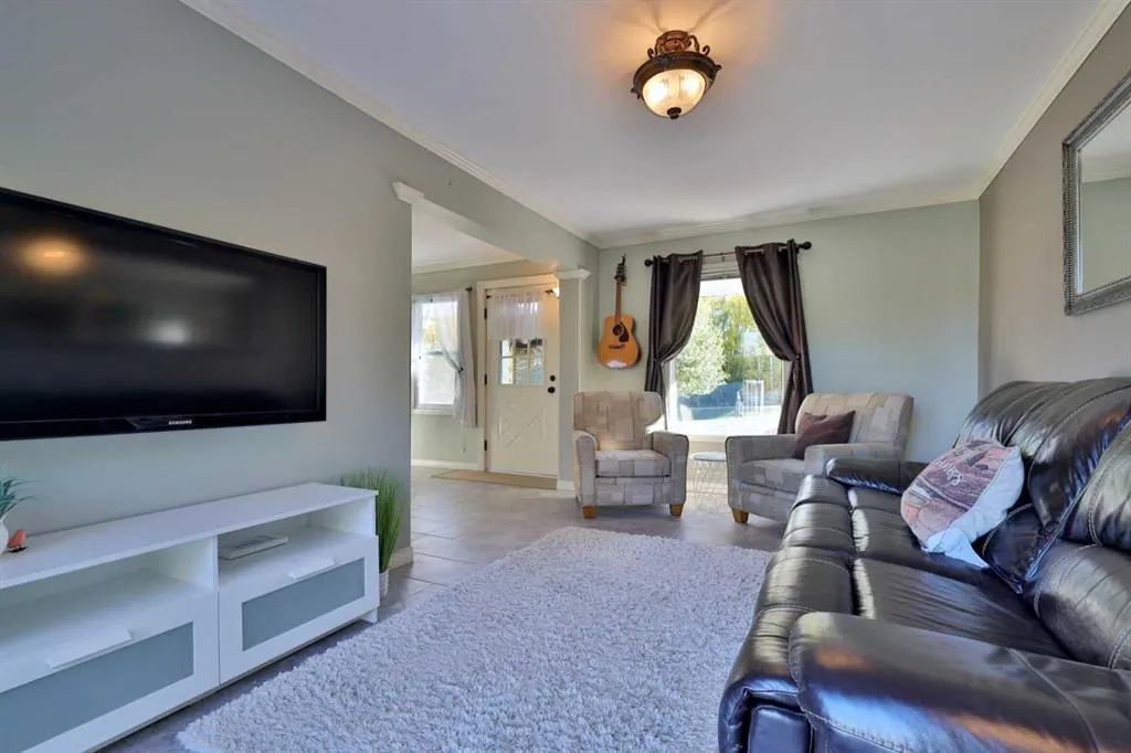 14 Sunnyside Drive
