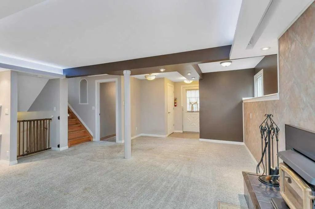 7 Nellis Avenue