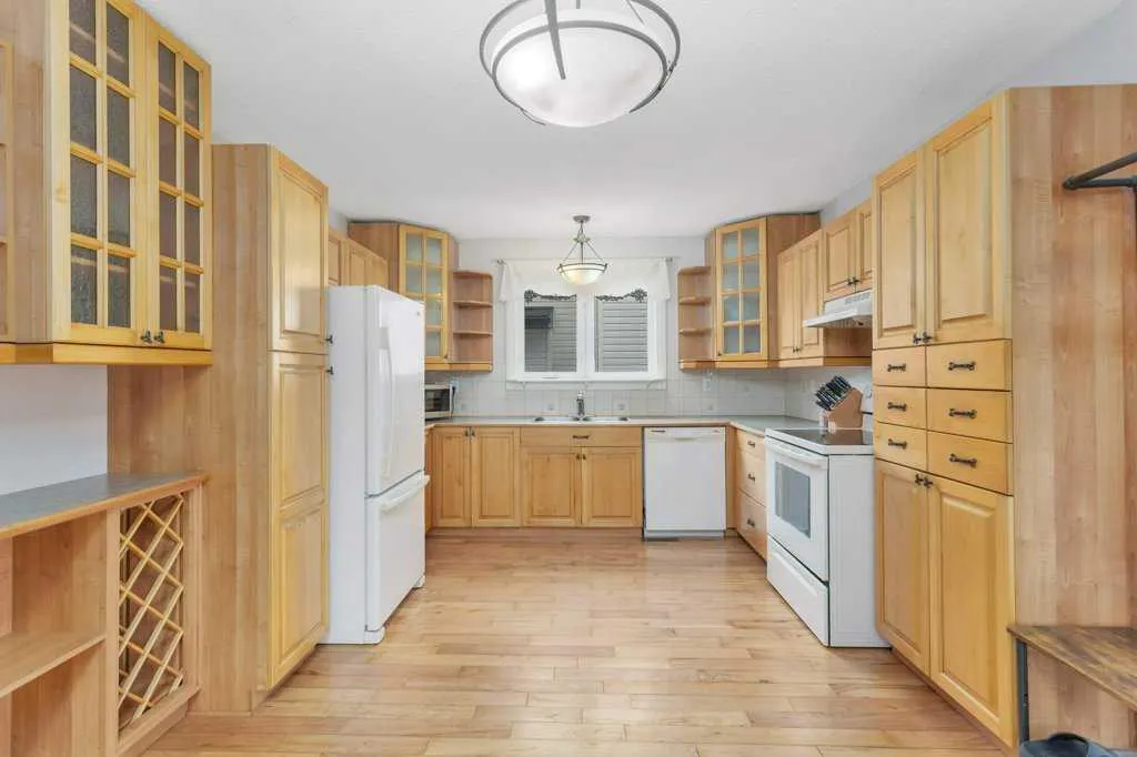 7 Nellis Avenue
