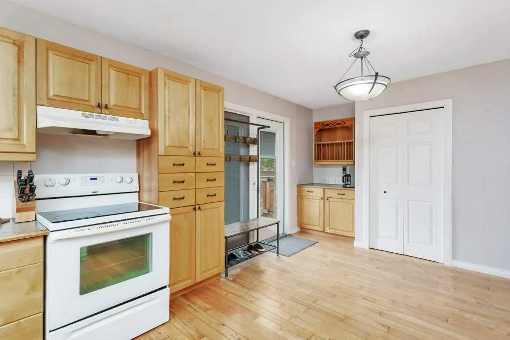 7 Nellis Avenue