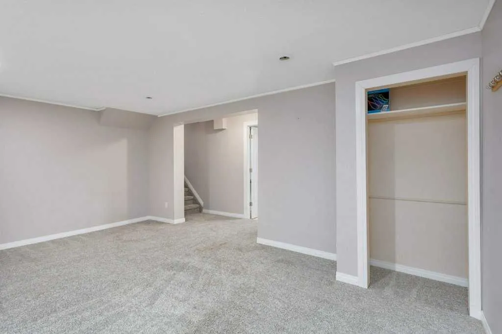7 Nellis Avenue