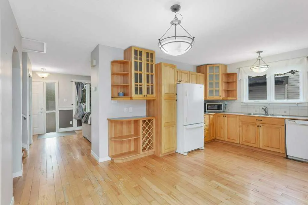 7 Nellis Avenue