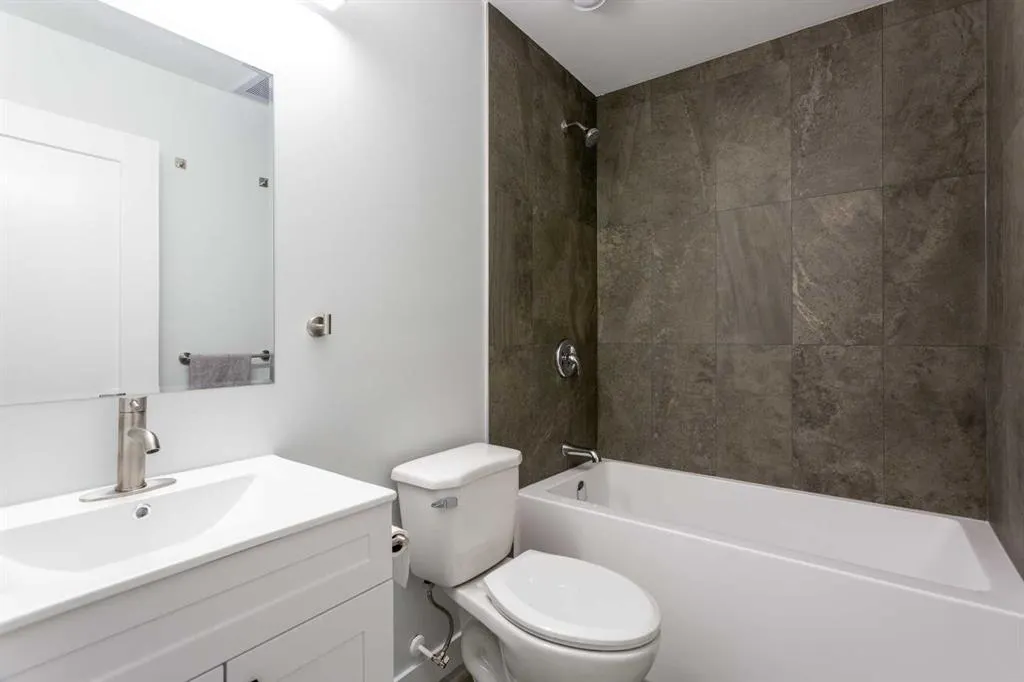 340 Chelsea Passage