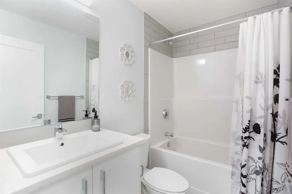 340 Chelsea Passage