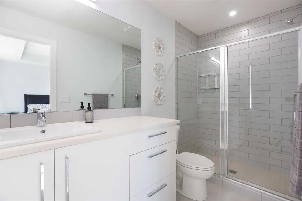 340 Chelsea Passage