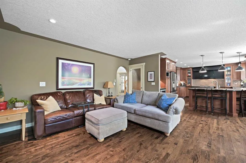 41 Strathridge Crescent SW