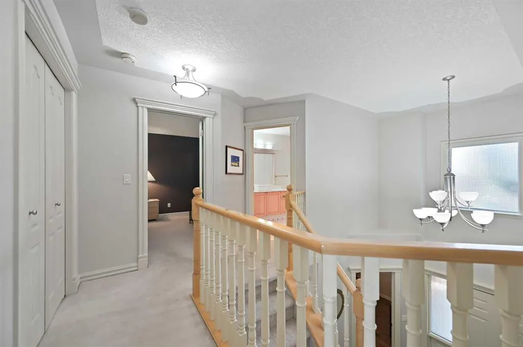 41 Strathridge Crescent SW