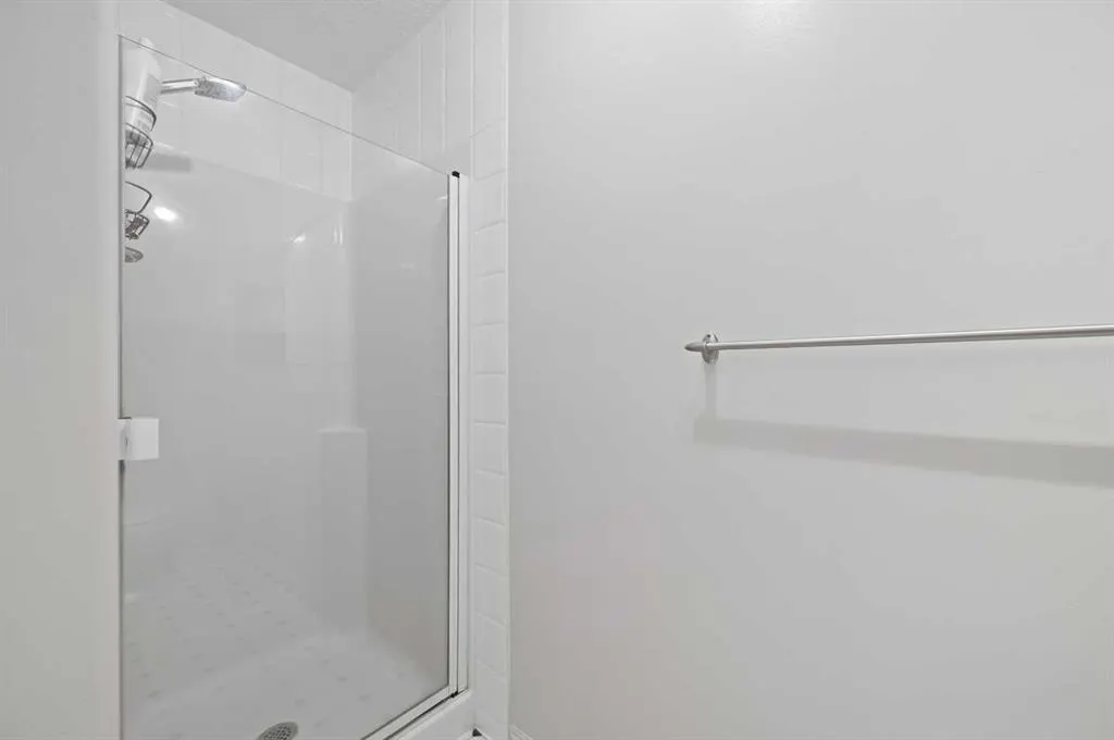 41 Strathridge Crescent SW
