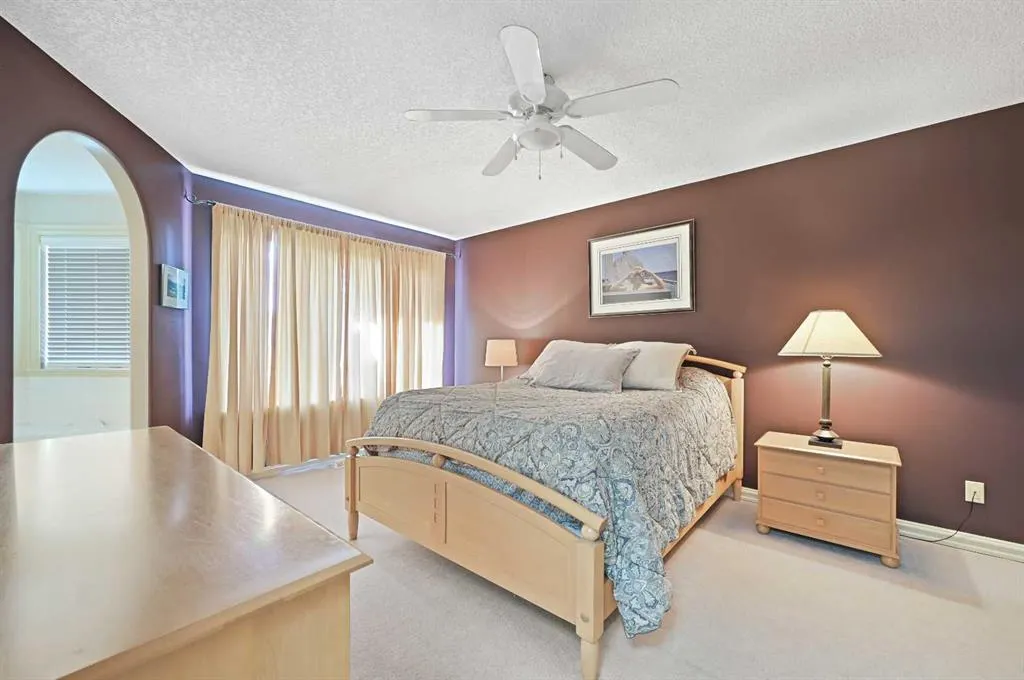 41 Strathridge Crescent SW