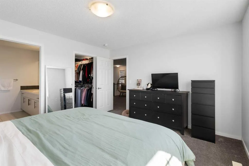 124 Carringham Way NW