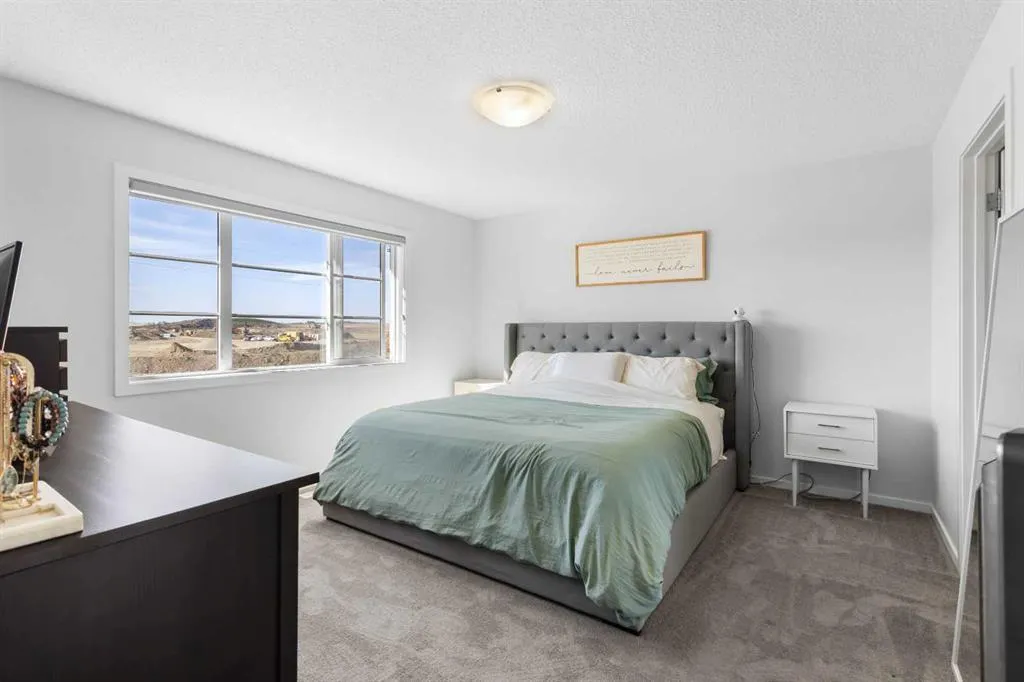 124 Carringham Way NW