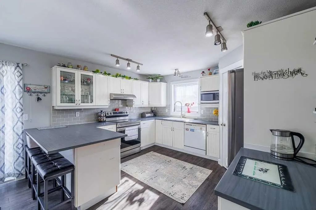 65 Fern Glade Crescent