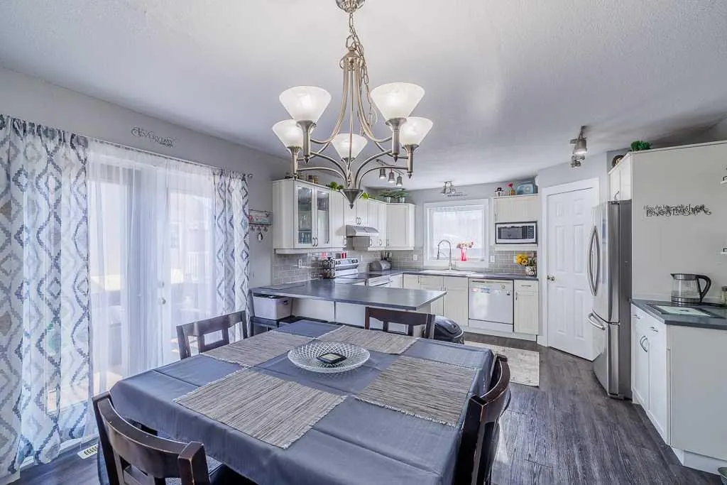 65 Fern Glade Crescent