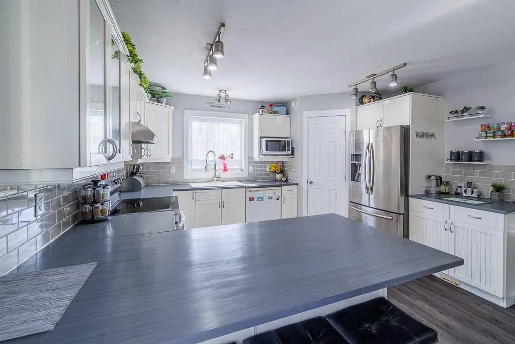 65 Fern Glade Crescent