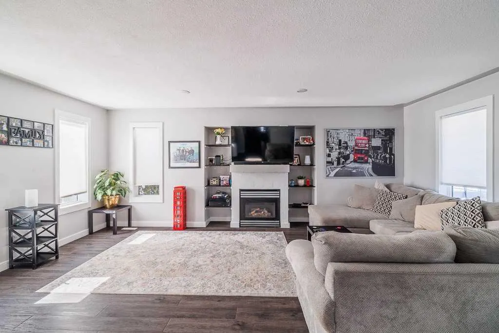 65 Fern Glade Crescent