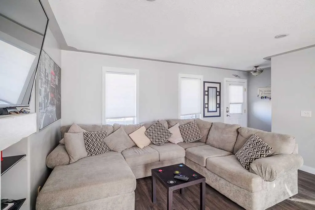 65 Fern Glade Crescent