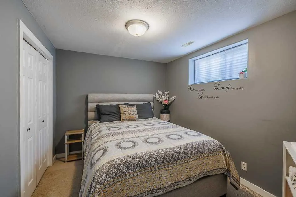 65 Fern Glade Crescent