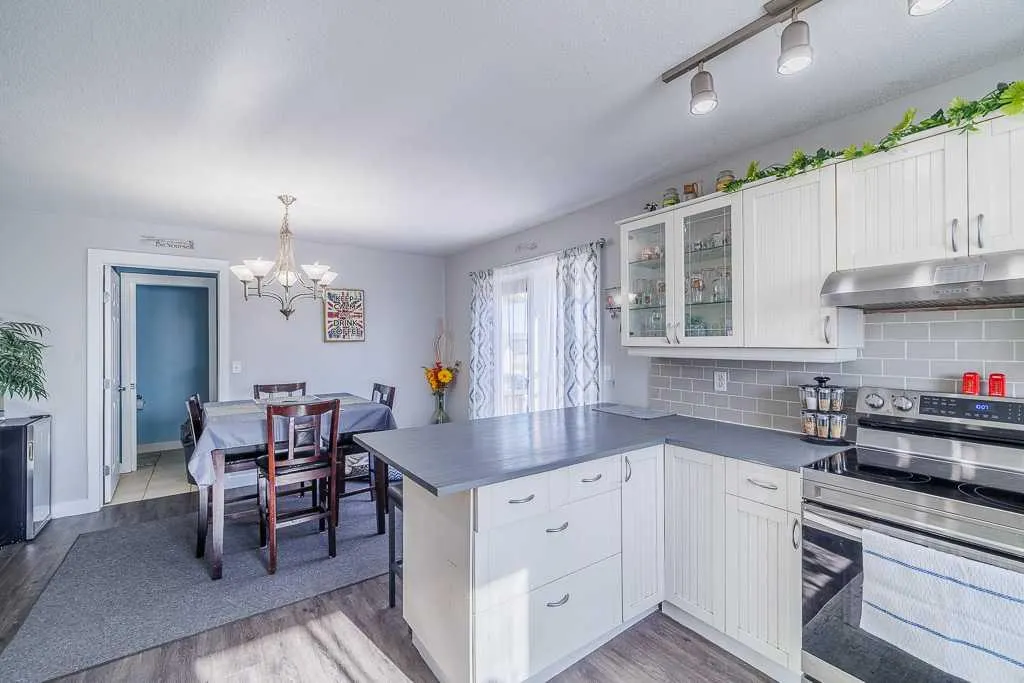 65 Fern Glade Crescent