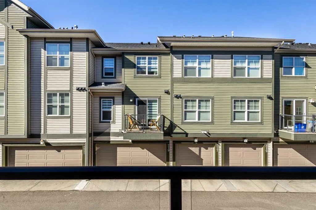 619 Mckenzie Towne Square SE