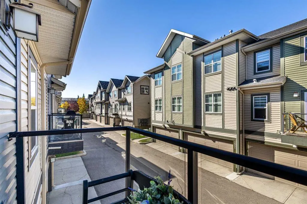 619 Mckenzie Towne Square SE