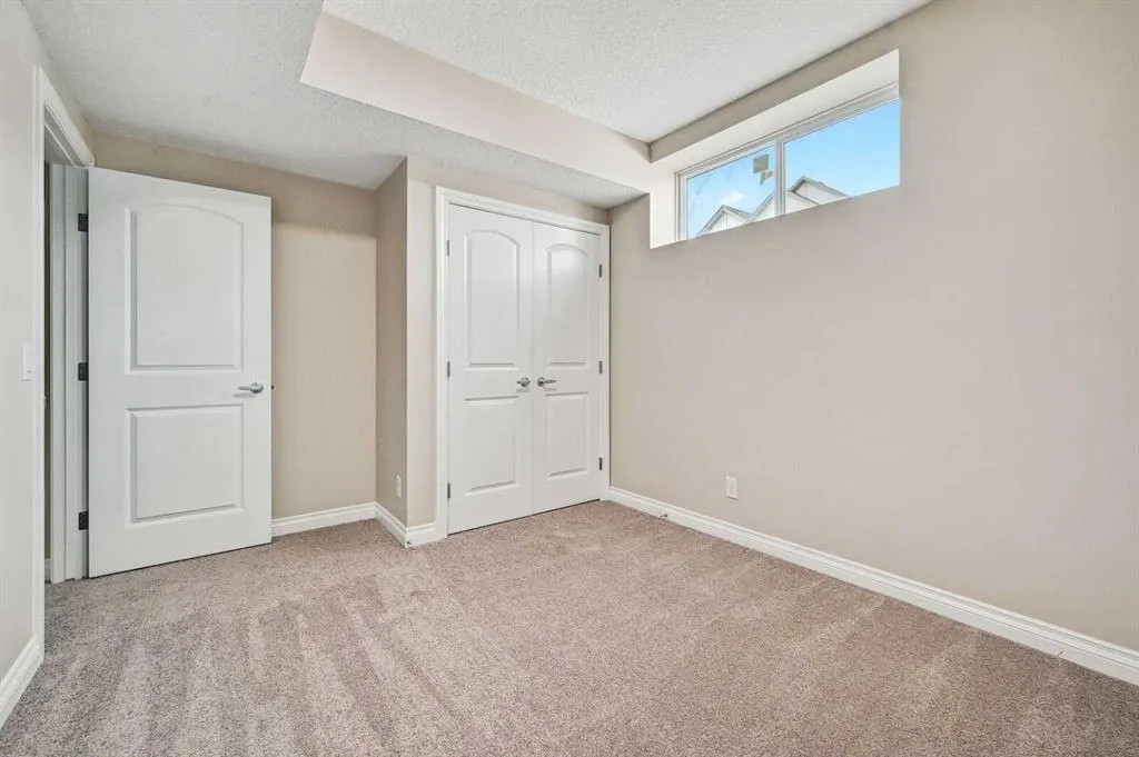 17 Veranda Boulevard SW