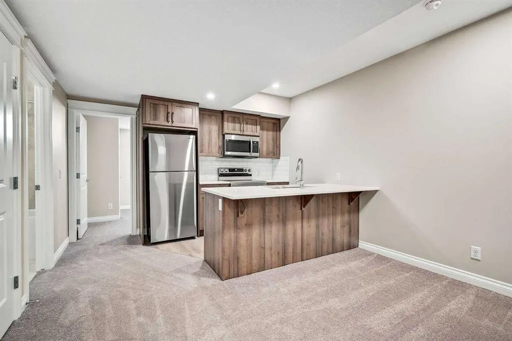 17 Veranda Boulevard SW