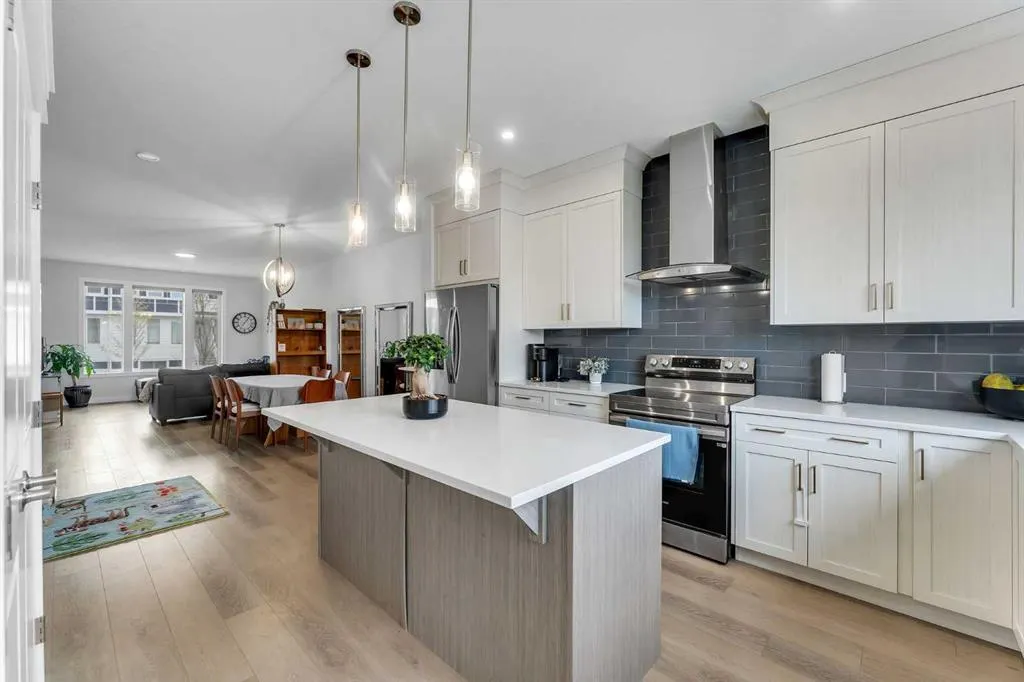 17 Veranda Boulevard SW