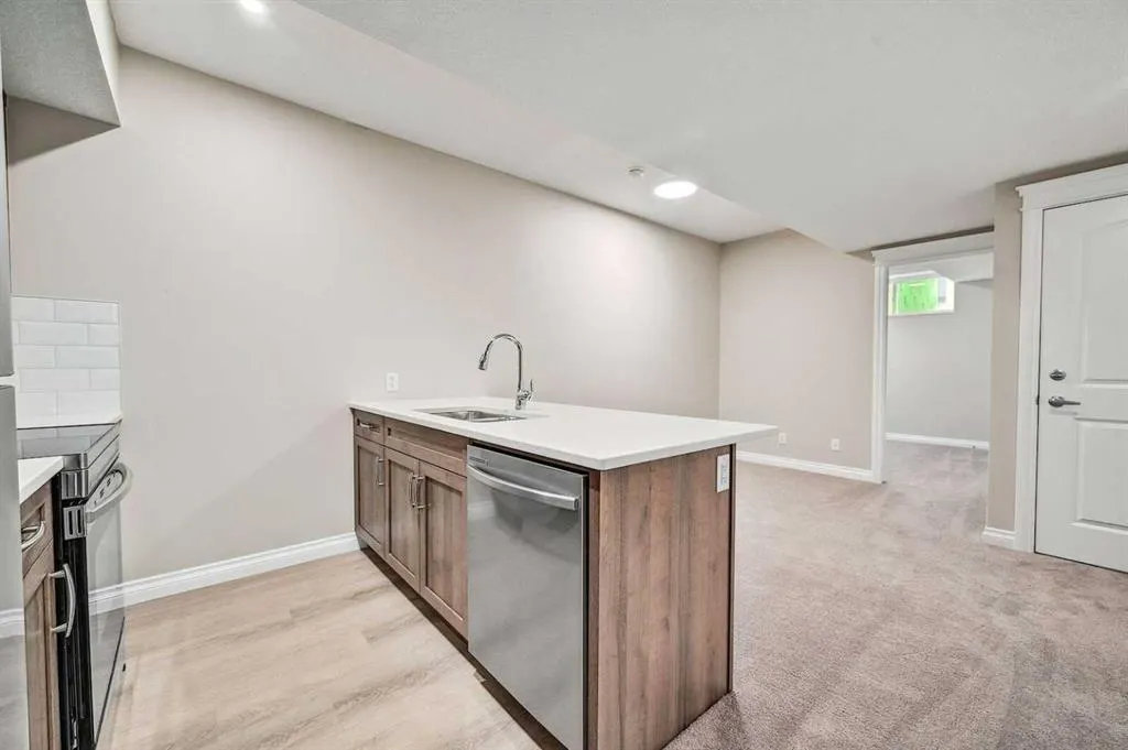 17 Veranda Boulevard SW