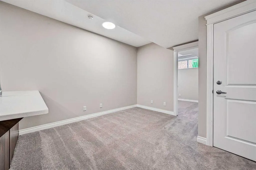 17 Veranda Boulevard SW