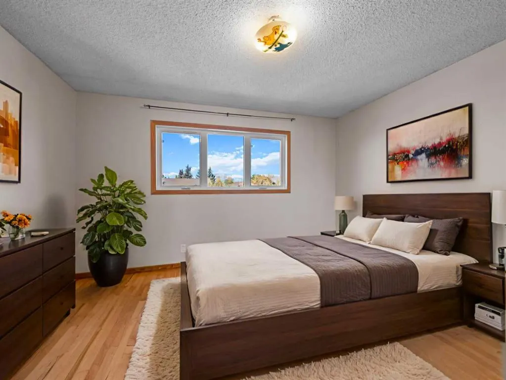 47 Elk Hill SE