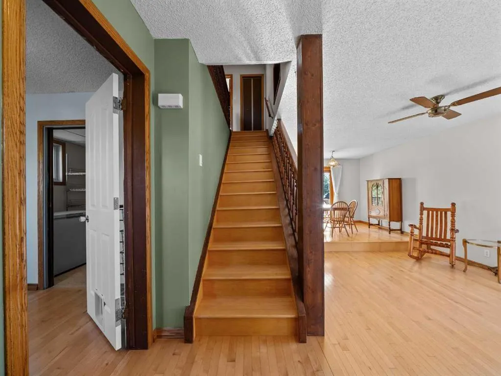 47 Elk Hill SE