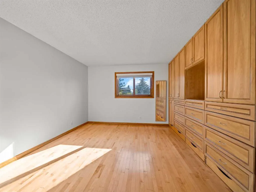 47 Elk Hill SE