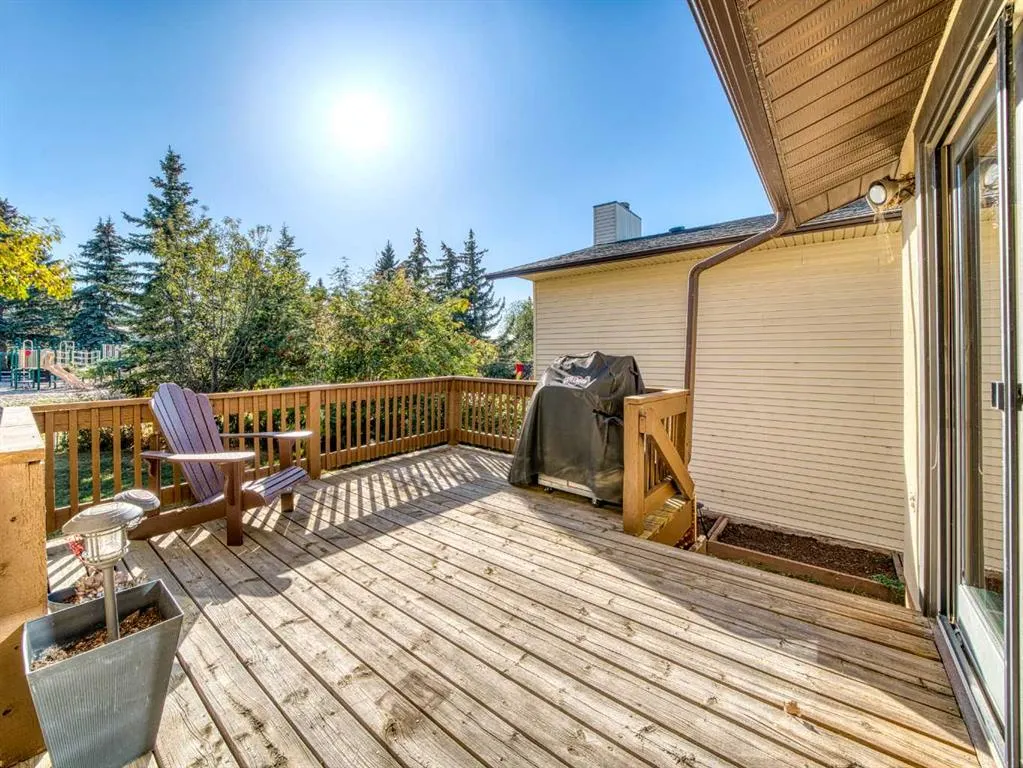 47 Elk Hill SE