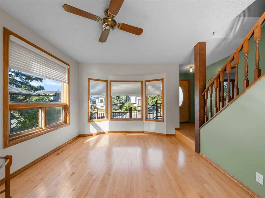 47 Elk Hill SE