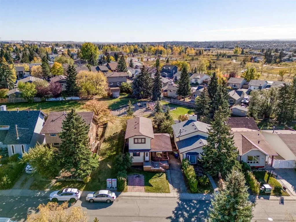 47 Elk Hill SE