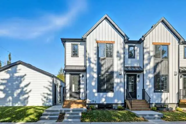 102 West Glen Crescent SW