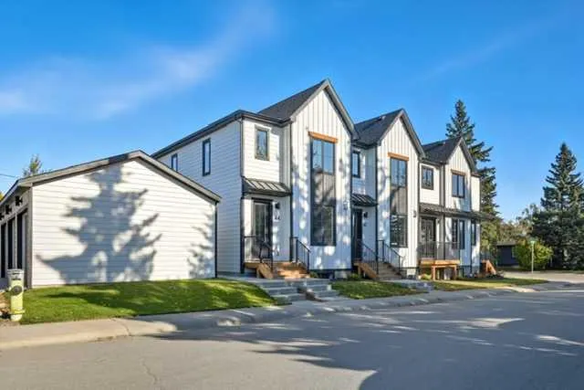 102 West Glen Crescent SW