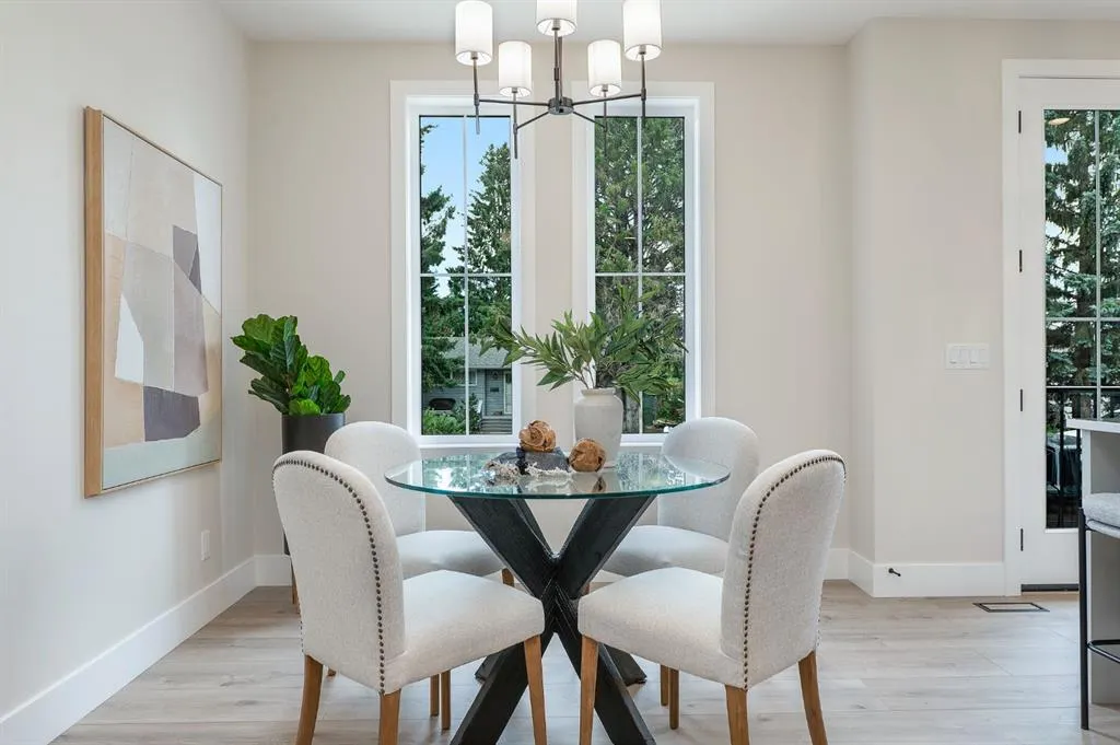 102 West Glen Crescent SW