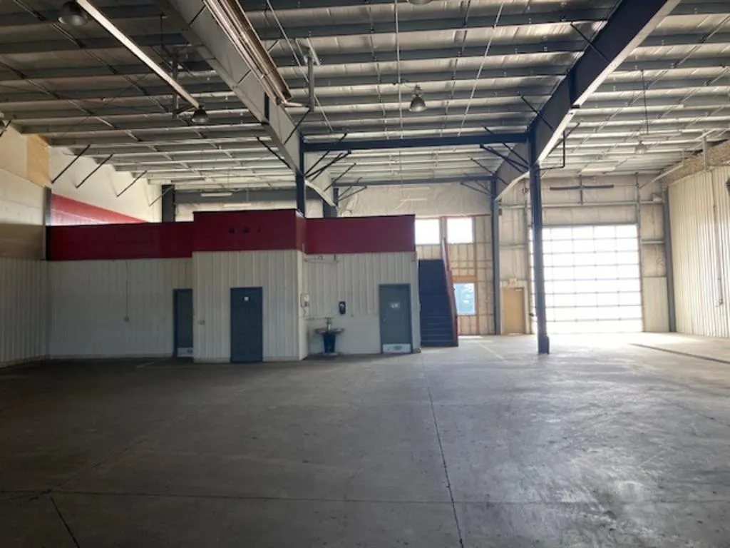 10602 79 Avenue, #Bay #6 & 7