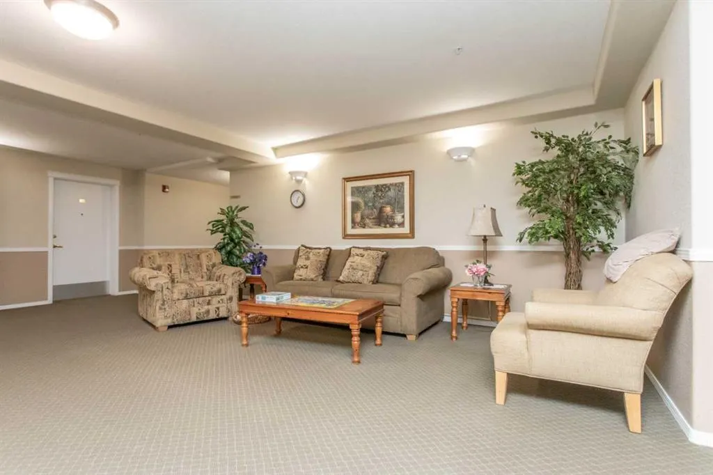 56 Carroll Crescent, #322