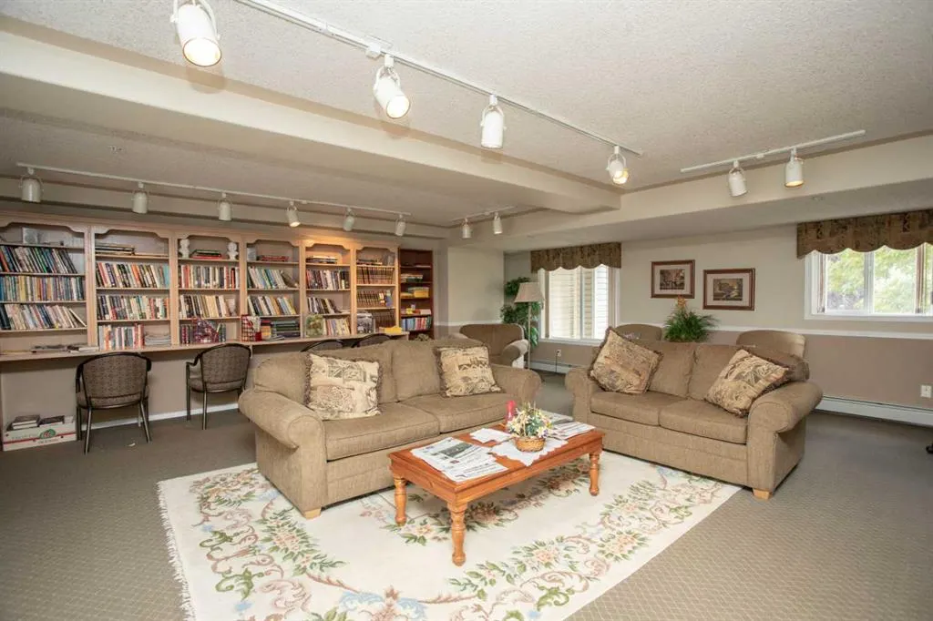 56 Carroll Crescent, #322