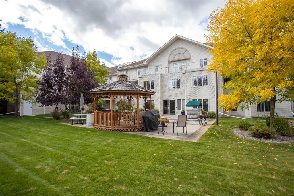 56 Carroll Crescent, #322