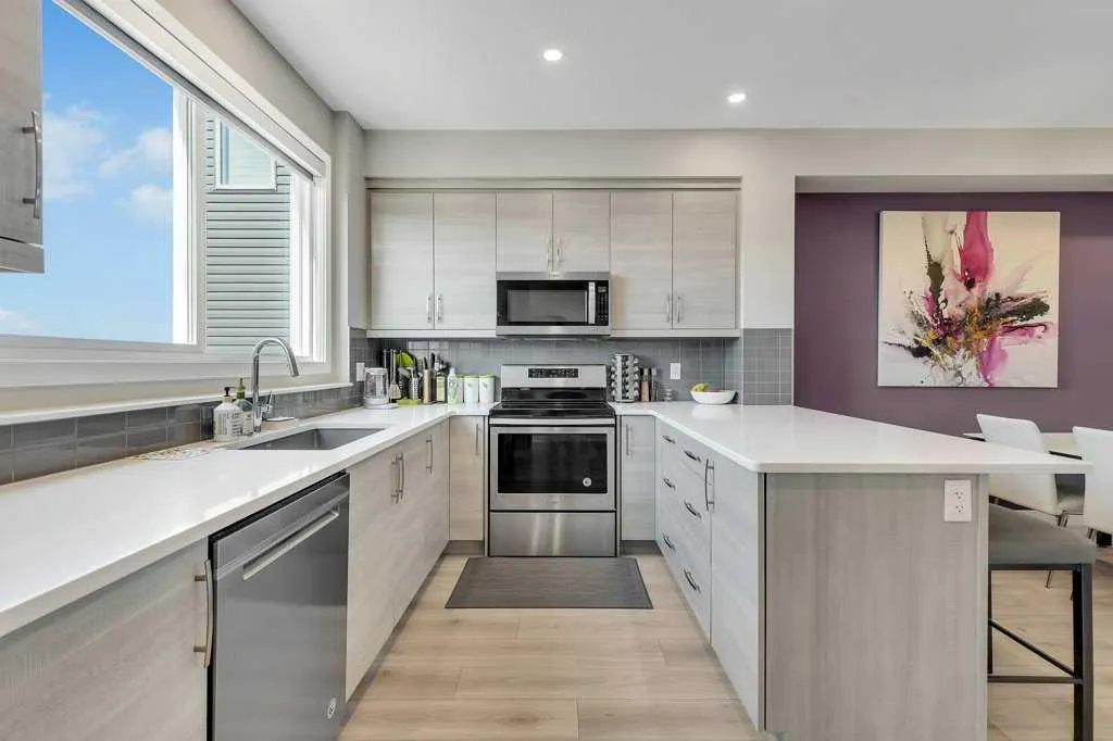 286 Carringvue Way NW