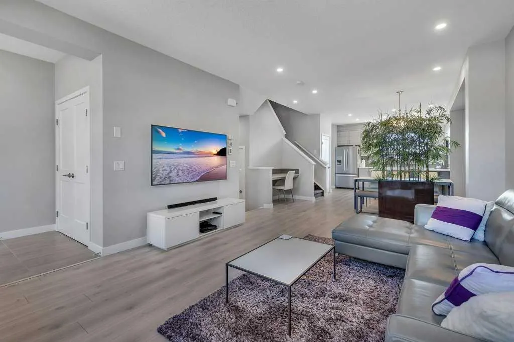 286 Carringvue Way NW