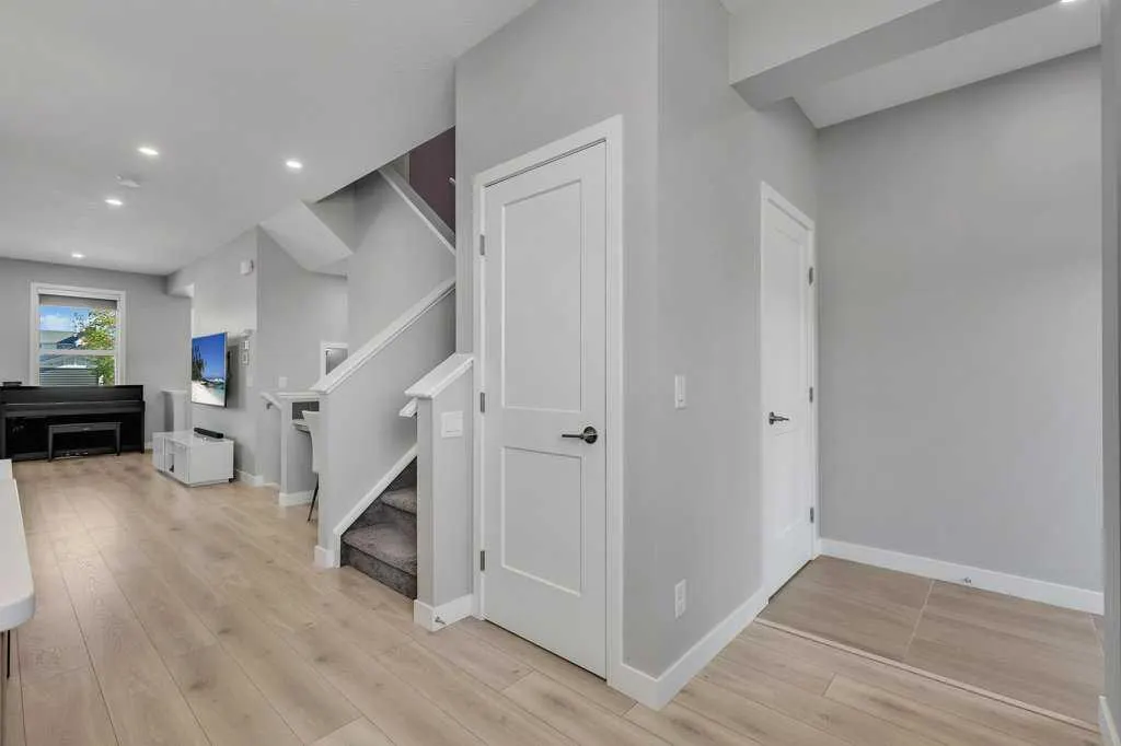 286 Carringvue Way NW