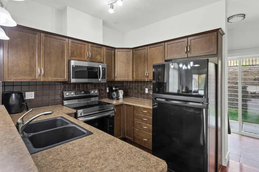 164 Rockyledge View NW, #1