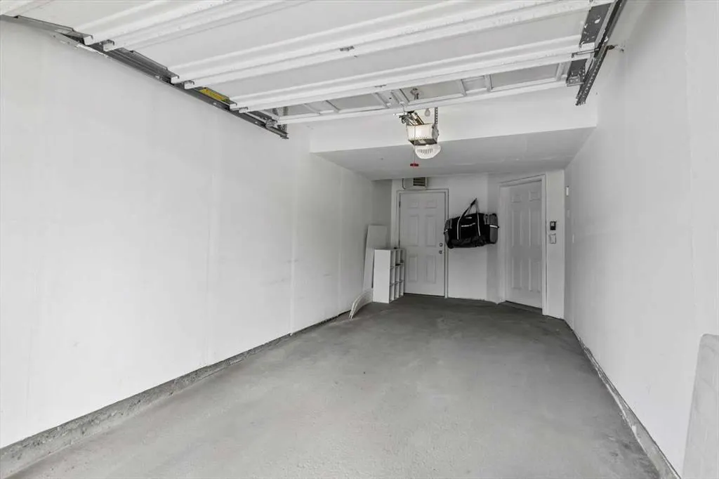 164 Rockyledge View NW, #1